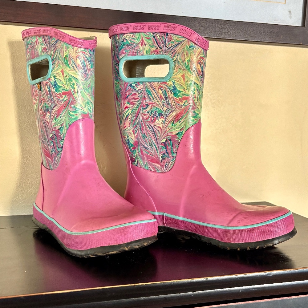 Bogs; waterproof winter/rain boots; pull on style; size 7